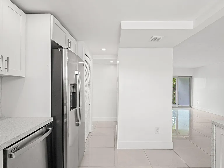 9170 Fontainebleau Blvd #301 — Photo 17