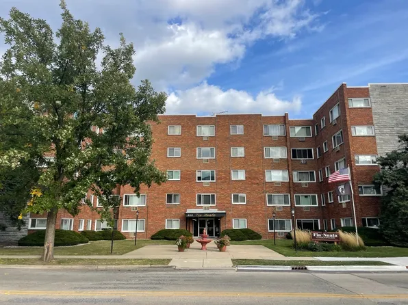 222 Madison St Unit 401, Joliet, IL 60435