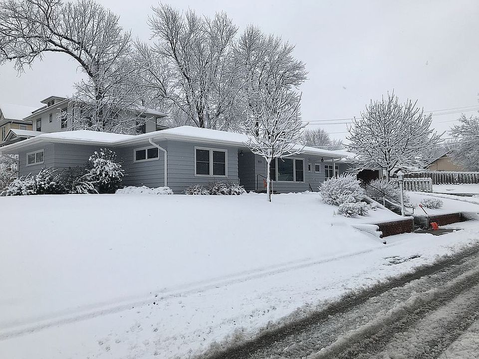 2nd image of 903 Willow St