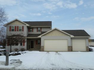 W6954 Glen Valley Dr, Greenville, WI 54942