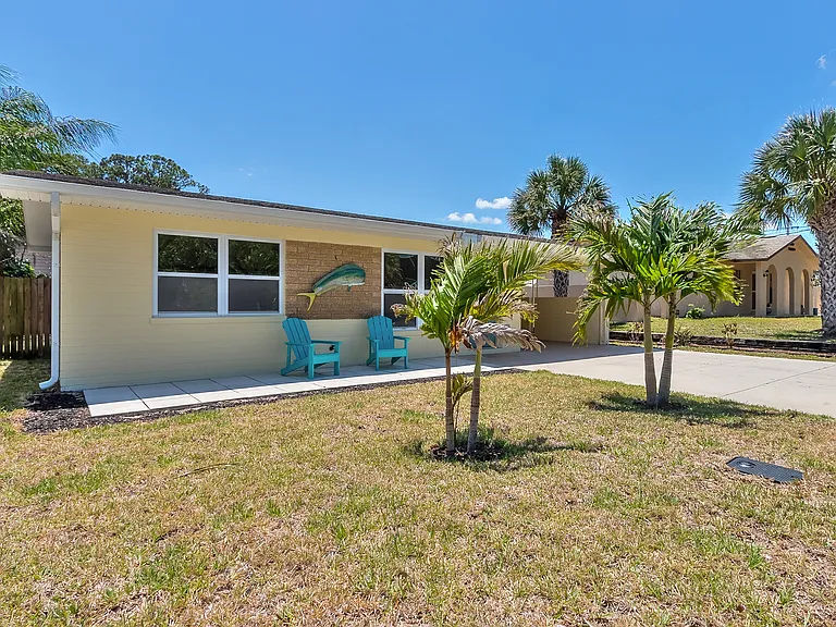 108 Magnolia Ave — Photo 2