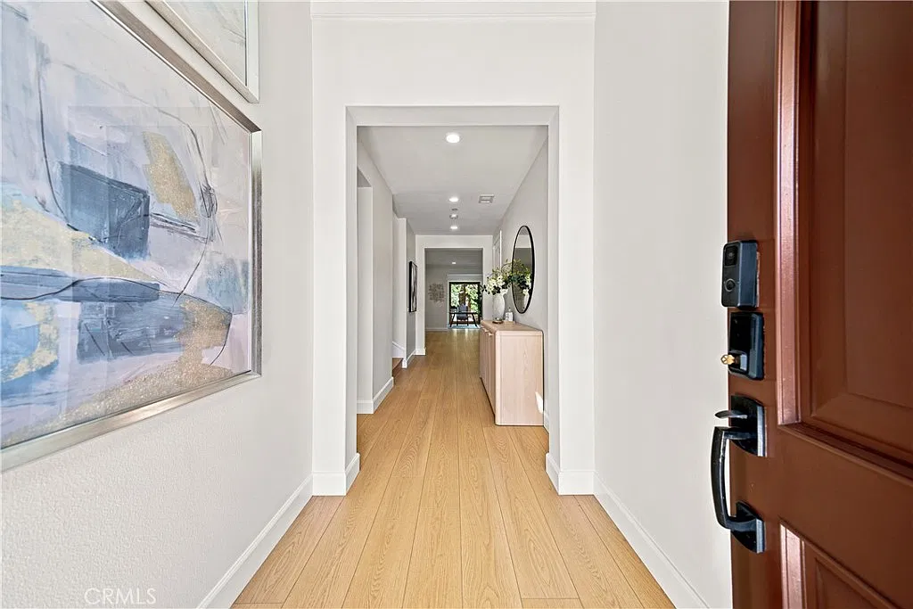 5 bed, 3396 sqft, $7,500 — Photo 4