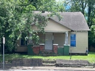 512 W Center St, Madisonville, KY 42431