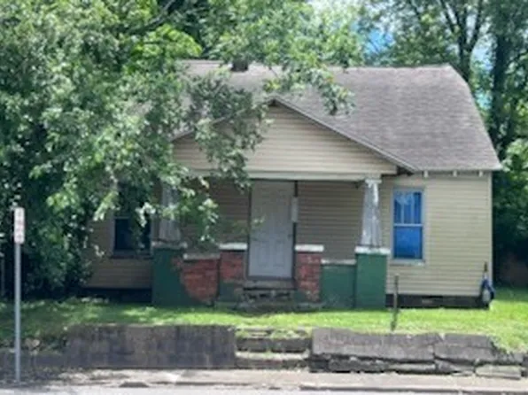 512 W Center St, Madisonville, KY 42431