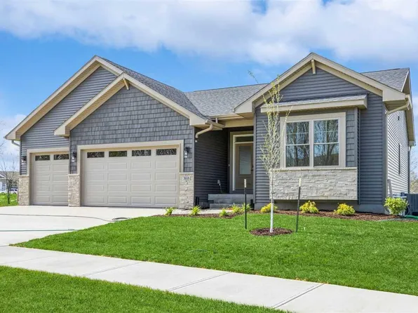 3135 Sunflower St, Ely, IA 52227