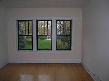 2nd image of 839 W Cornelia Ave #Twos