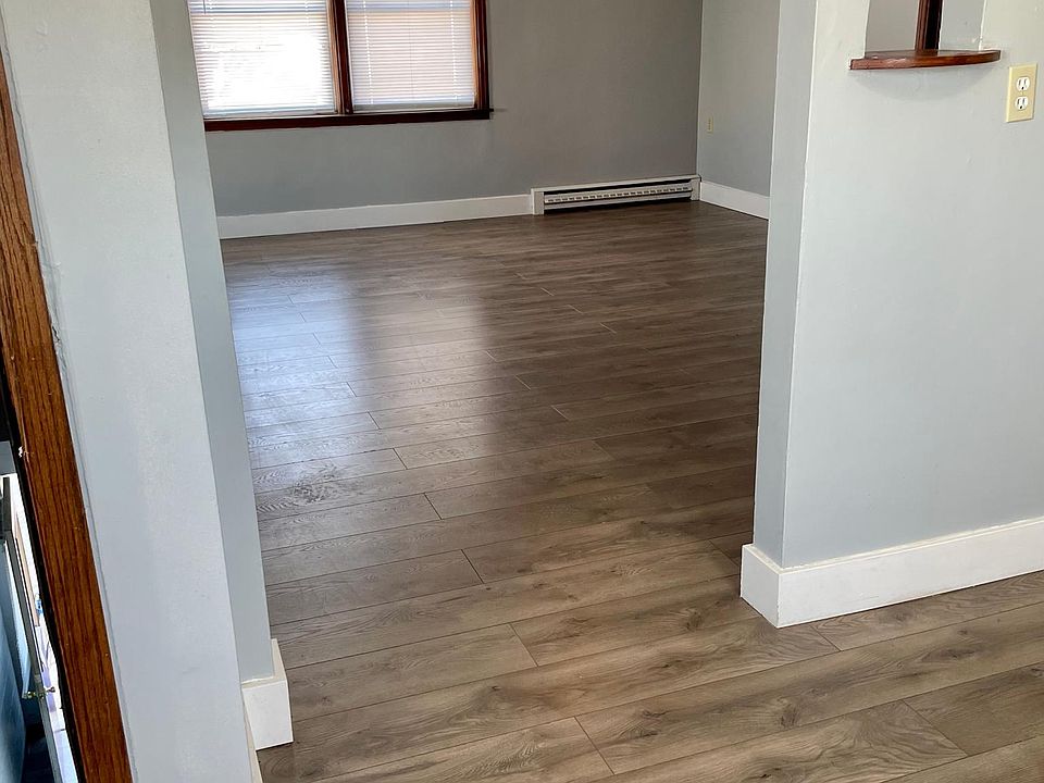 604 F Ave Apartments Grundy Center, IA Zillow