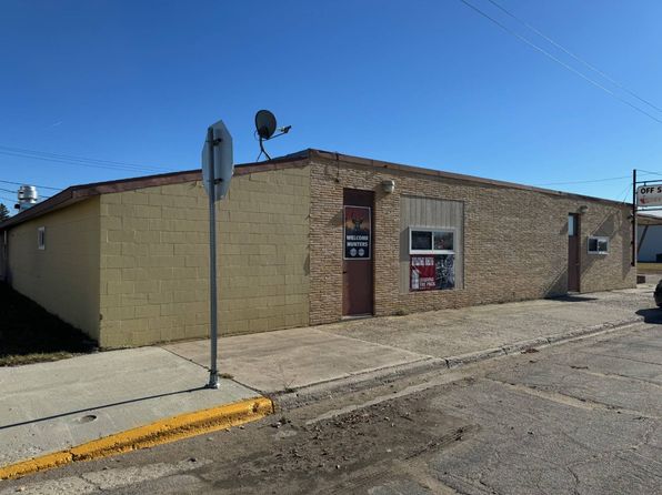 106 Main St, Rolette, ND 58366