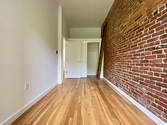 Rented by Bohemia Realty Group | media 38