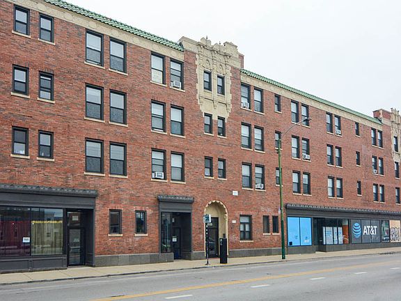2nd image of 3335 W Diversey Ave APT 302
