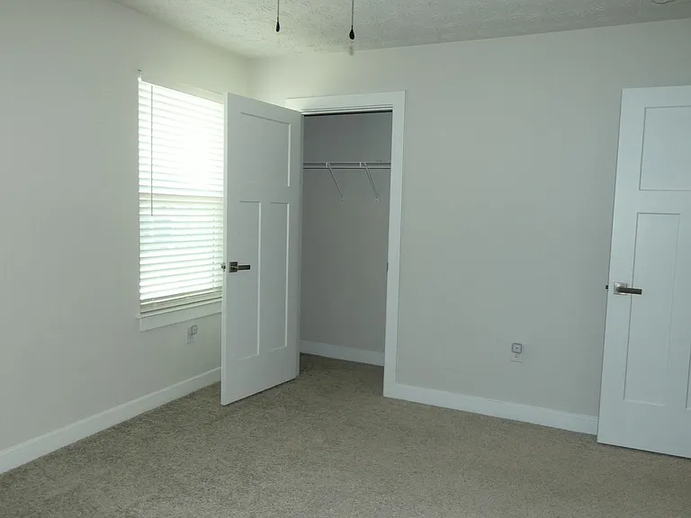417 Sydney Dr — Photo 24
