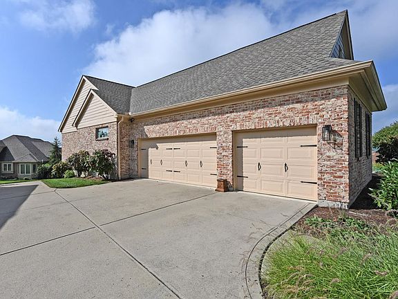 5th image of 445 Ivy Trails Dr