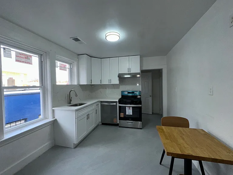 336 Broad St — Photo 20