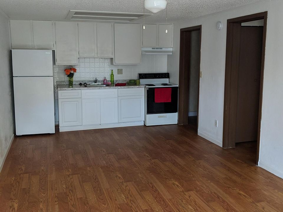 2nd image of 3807 S Hopkins Ave APT 21