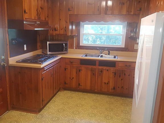2nd image of 425 Bonnie Dr