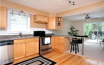 4th image of 8734 Pine Ave