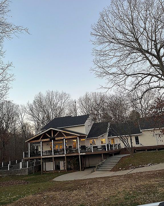 2nd image of 2730 Woodlawn Park Rd