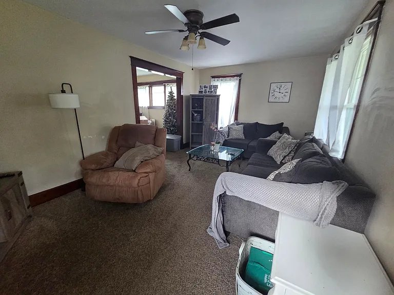 227 Banning Ave — Photo 3