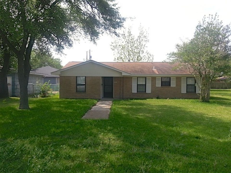 1st image of 2525 9th Ave N