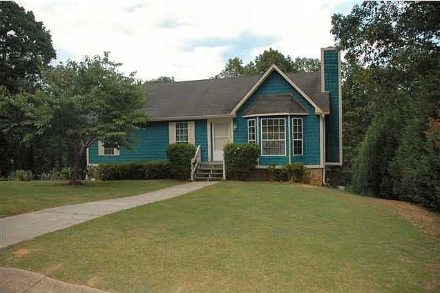 2753 Darlene Circle
