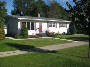 1005 S 20th St, Grand Forks, ND 58201