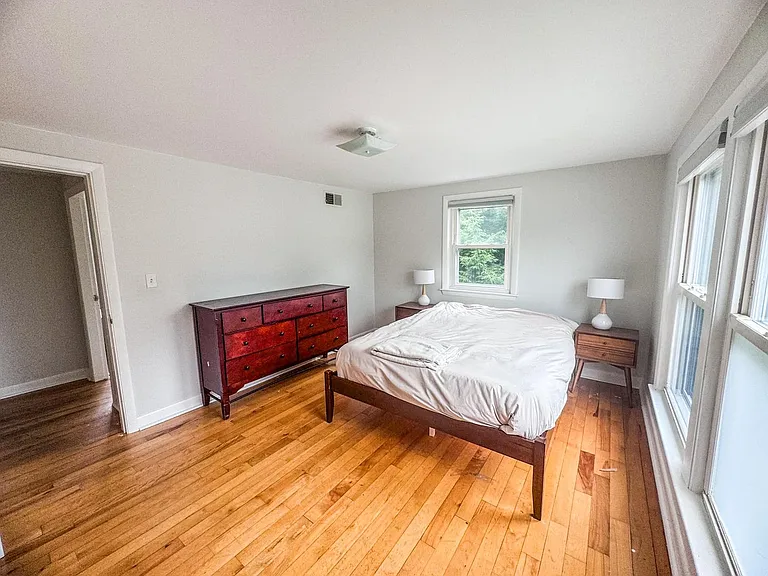 114 Columbia Ave — Photo 11