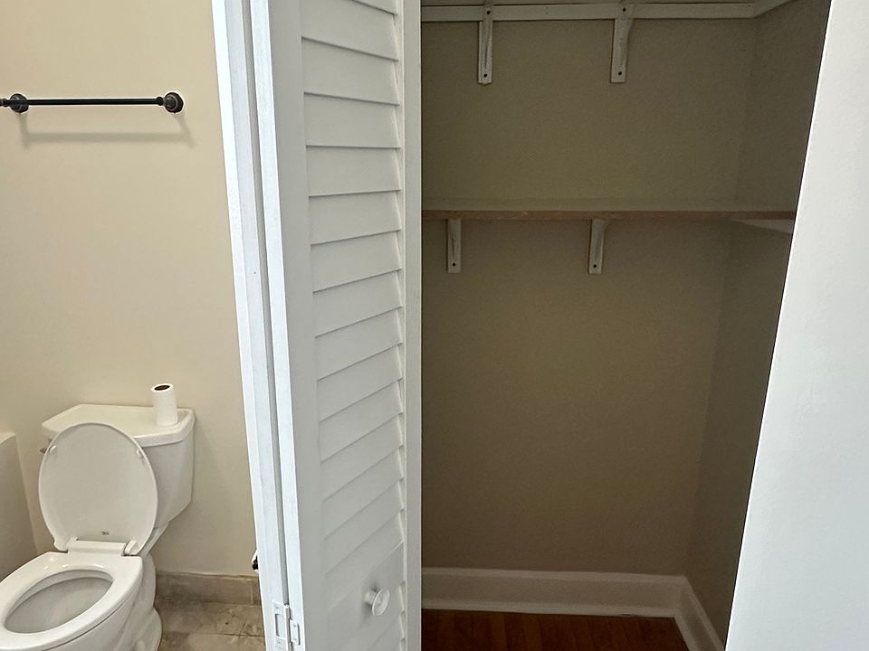 1st image of 1800 W 18th St #4R