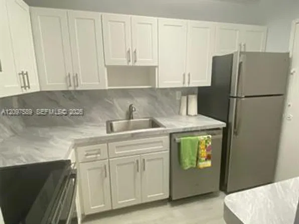 2899 Collins Ave, Miami Beach, FL