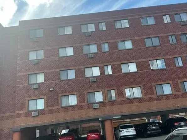 111 Foster St APT 510, Peabody, MA 01960