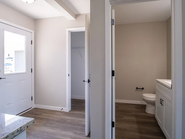 Raegan Estates — Photo 10