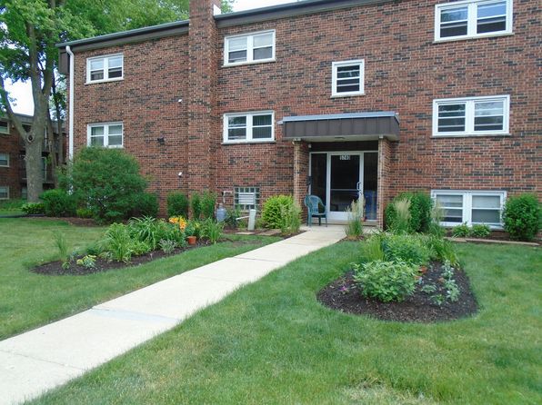 5740 East Ave APT 2B