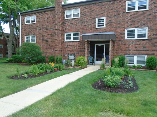 5740, 5740 East Ave #1C, La Grange, IL 60525