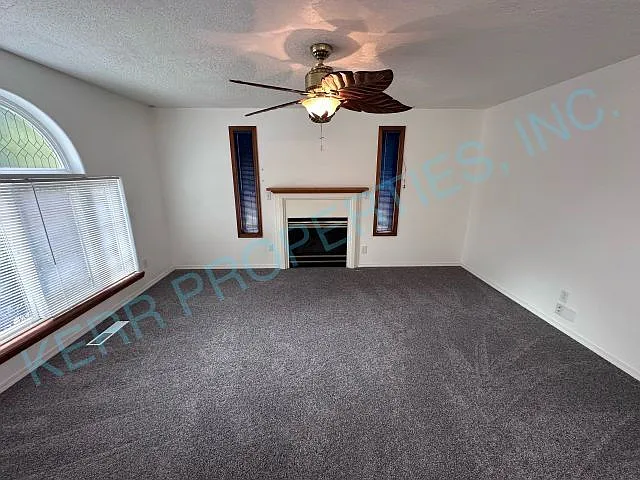 Charming 3-Bedroom Haven with 2 Baths in Gresham Your Perfect 1364 Sq Ft Retreat! — Photo 2