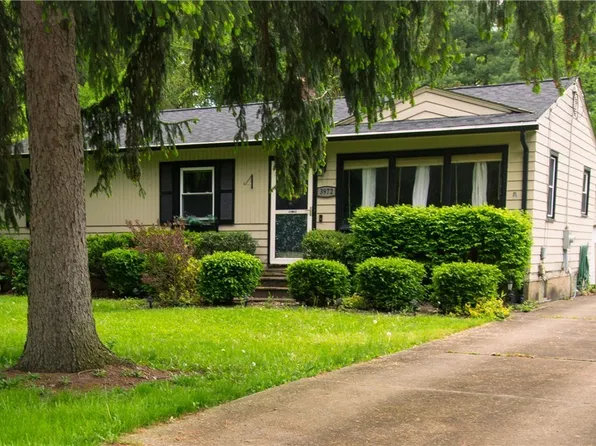 3972 Genevieve Blvd, Stow, OH 44224