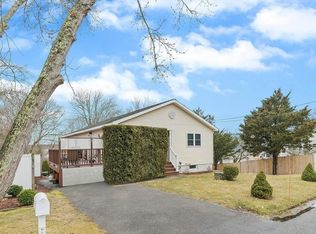 3 Hollis St, Westerly, RI 02891