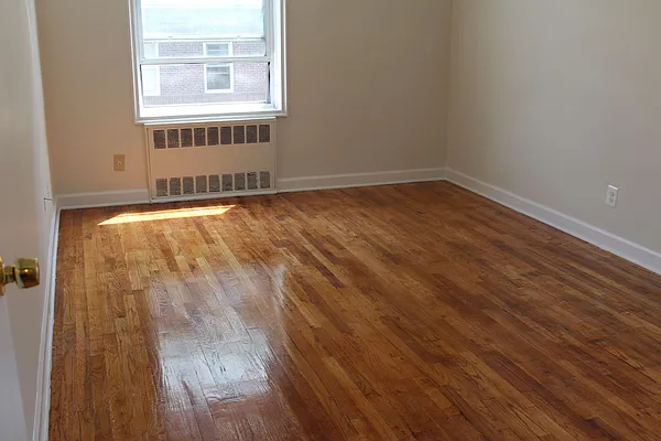 Rented by Johanna Vasiliadis, LREB | media 34