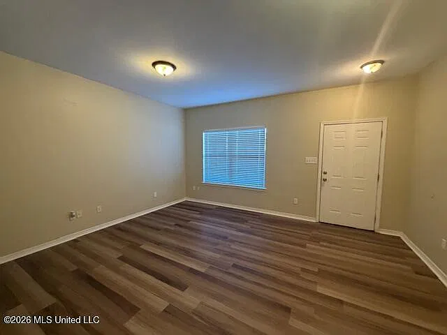 3 bed, 2.0 bath, 1200 sqft, $1,200 — Photo 3