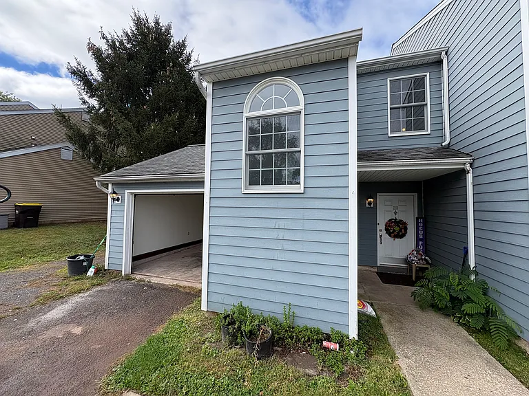 220 Spring House Ln — Photo 11