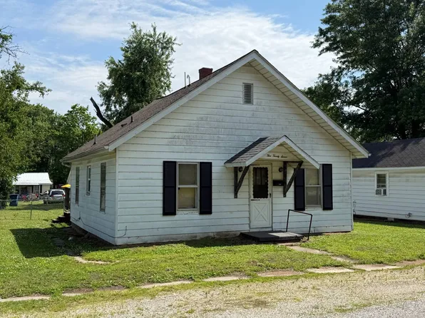 527 W 2nd St, Mount Carmel, IL 62863