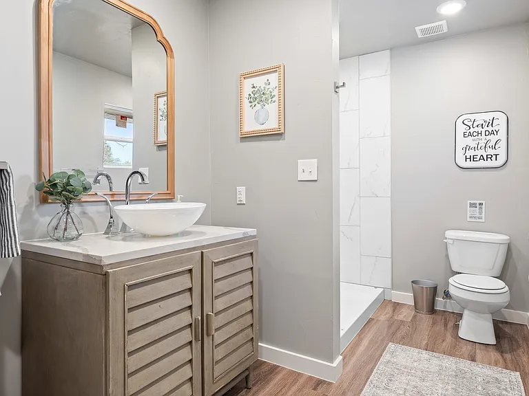 4724 Lakeview Dr — Photo 5