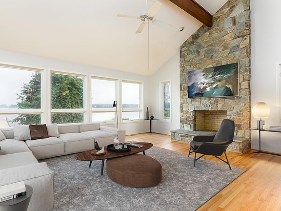 5th image of 411 Cinnamon Teal Dr