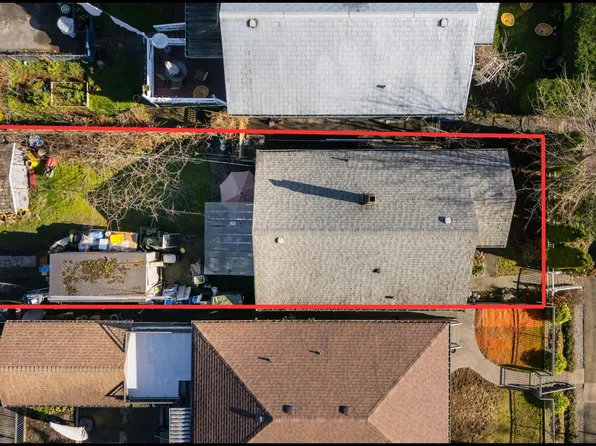 3617 Adanac St, Vancouver, BC V5K 2P7