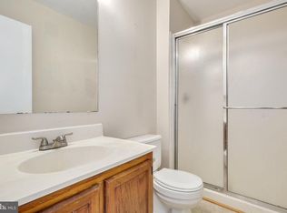 20216 Shipley Ter APT 301, Germantown, MD 20874
