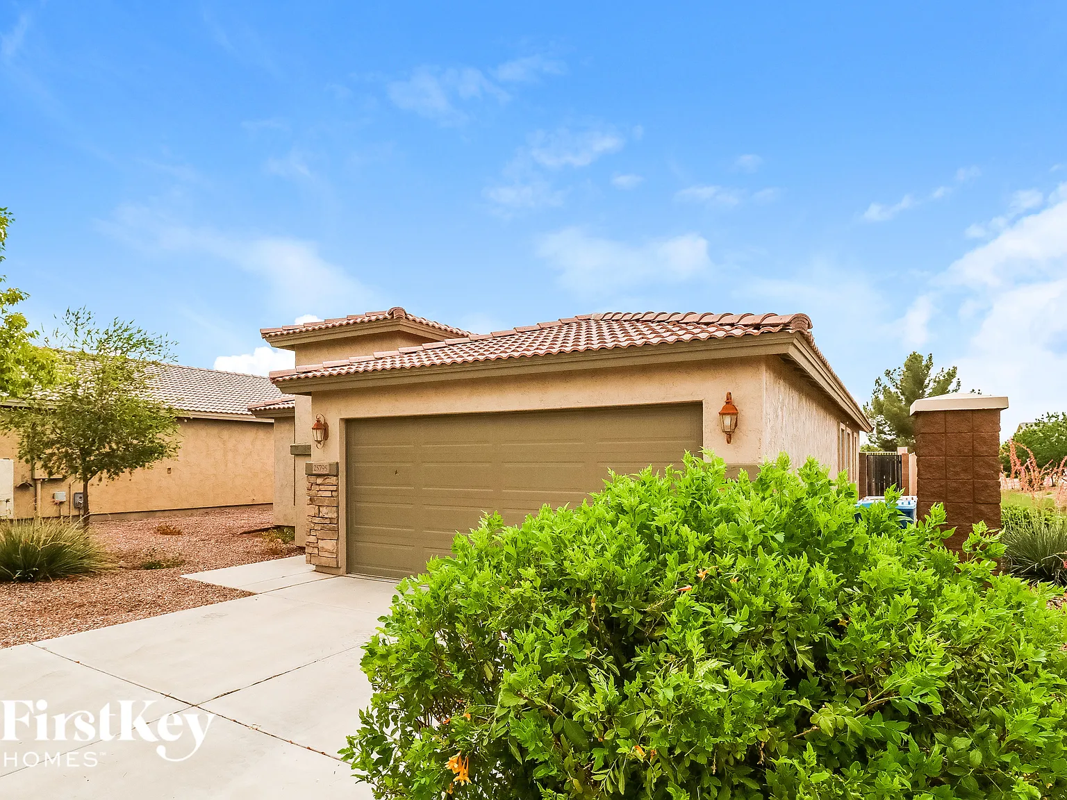 3 bed, 2.0 bath, 1406 sqft, $1,970 — Photo 2
