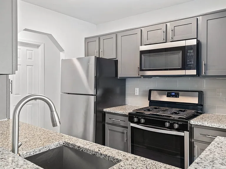 Windsor Kingstowne — Photo 9