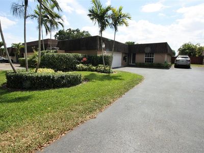 19224 W Lake Dr #19224, Hialeah, FL, 33015