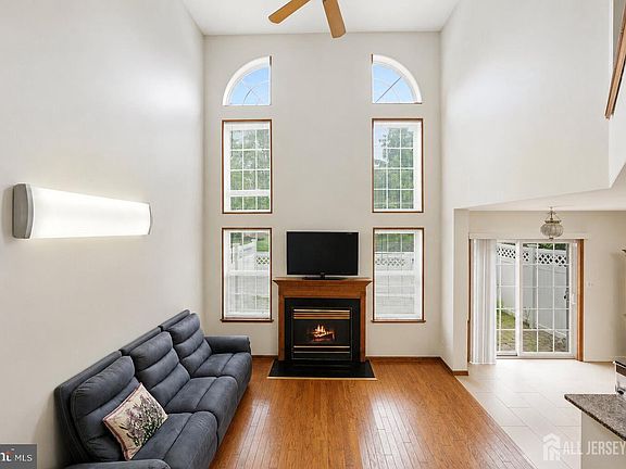 5th image of 101 Wellington Park Dr