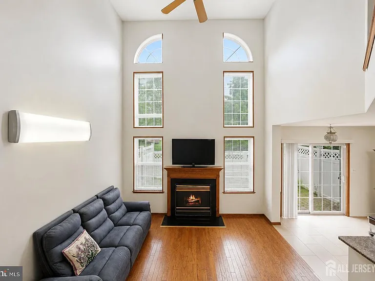 101 Wellington Park Dr — Photo 5