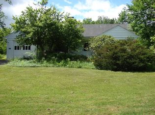 335 Berkshire Trl, Cummington, MA 01026