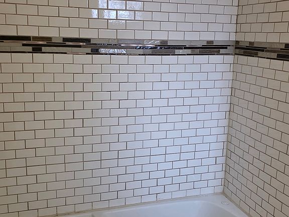 5th image of 2457 W Adams St #1